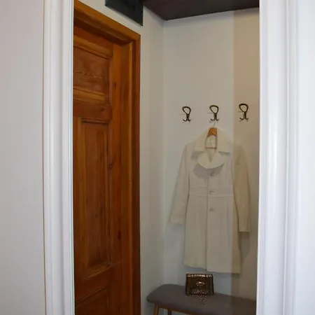 Apartament 156 *